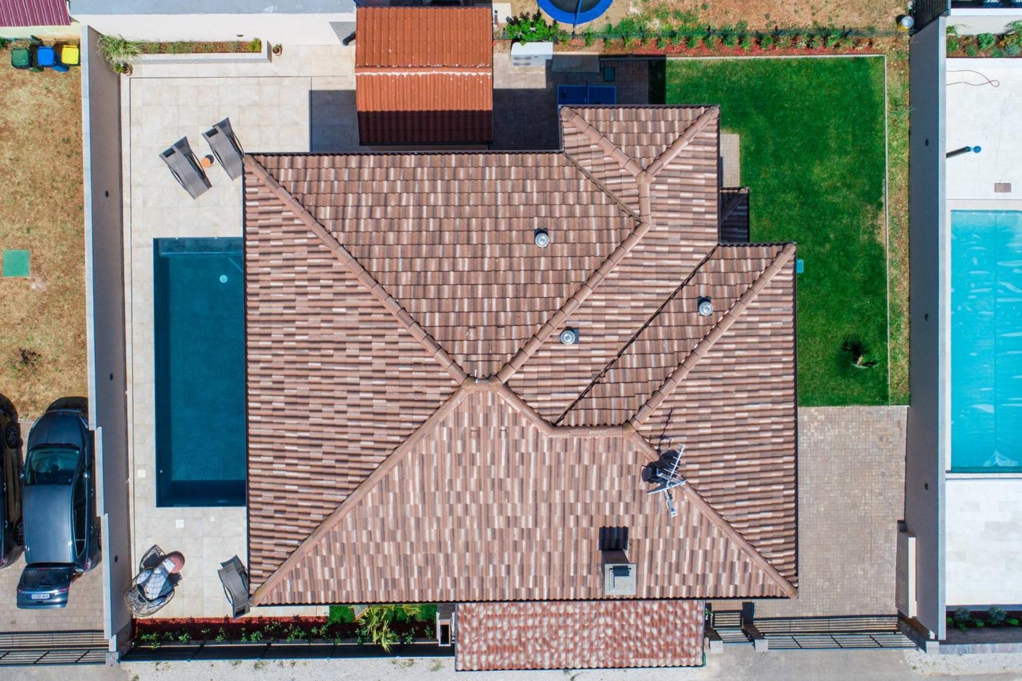 Villa Brionika Mit Pool 沃德年 外观 照片