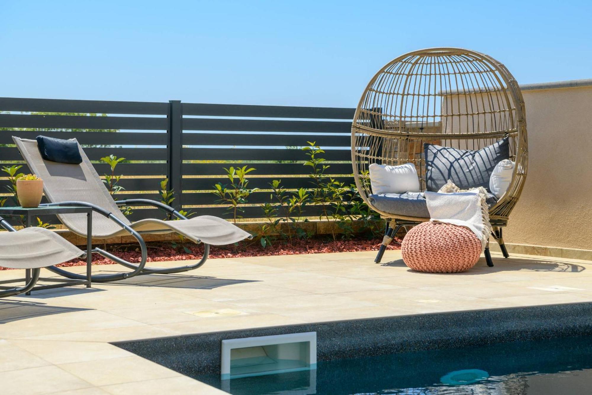 Villa Brionika Mit Pool 沃德年 外观 照片