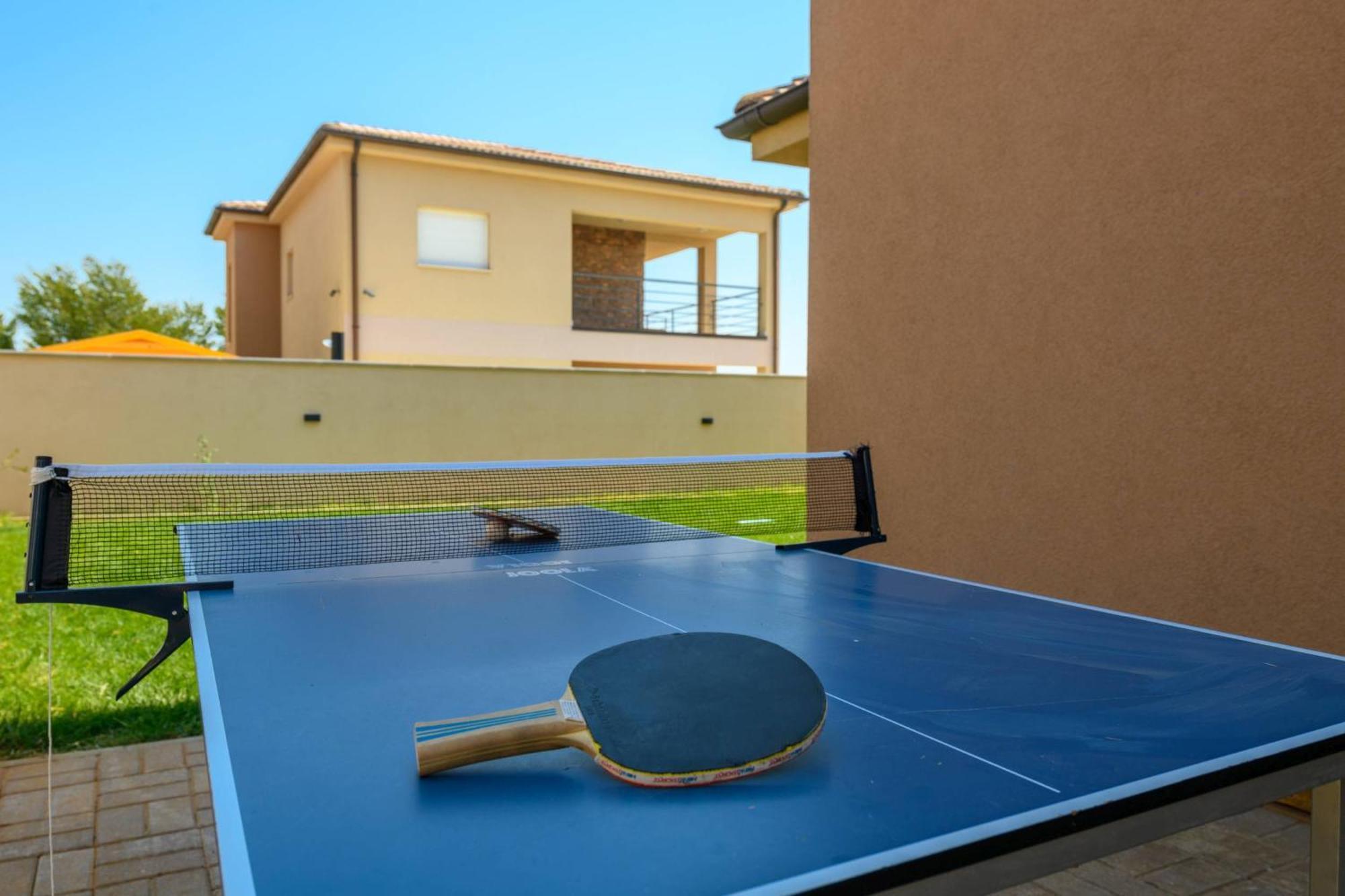 Villa Brionika Mit Pool 沃德年 外观 照片
